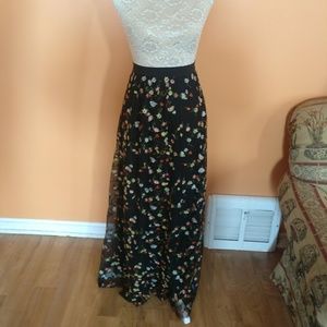 Forever 21 Black Floral Embroidered Floaty Skirt L
